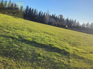 Terreno · 750m² · Terreno en Venta en Country El Paraíso Oportunidad! con Escritura