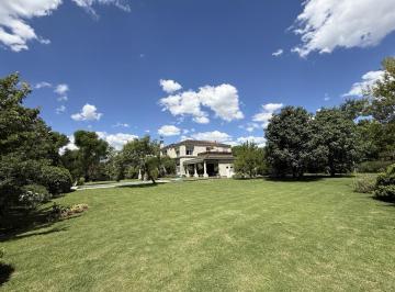 Terreno · 912m² · 10 Ambientes · 6 Cocheras · Lote Interno a La Venta en Ayres de Pilar