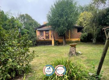 Casa · 110m² · 3 Ambientes · 1 Cochera · Casa a Pocas Cuadras del Centro en Pasaje Cina Cina en Villa General Belgrano