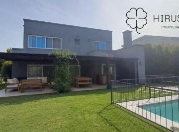 Casa de 5 ambientes, Pilar · Casa en Venta en Ayres Plaza + 3 Dorm. + 2 Baños + Toilette + Dep de Servicio + Lavadero + Apto Credito