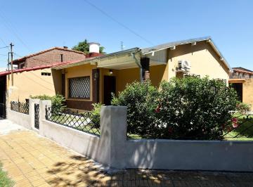 Casa · 123m² · 4 Ambientes · 1 Cochera · Venta Casa Wilde 3 Ambientes, 2 Dorm, 1 Baño
