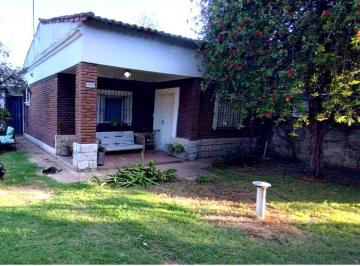 Casa de 4 ambientes, Moreno · Casa Tipo Chalet en Paso del Rey Norte, Barrio La Quebrada, a m de Centro Comercial.
