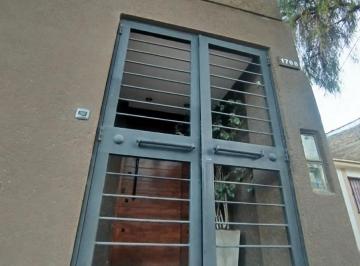 Casa · 212m² · 7 Ambientes · 2 Cocheras · Casa en Venta - Barrio Cementista II - Mendoza