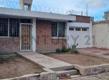 Casa · 140m² · 3 Ambientes · 1 Cochera · Venta Casa Barrio Infanta. Las Heras.