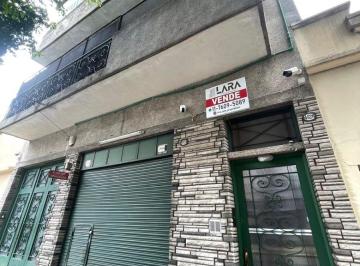 Departamento de 3 ambientes, Parque Avellaneda · PH 3 Amb. 1° Piso por Escalera. Sin Expensas. Terraza Compartida.