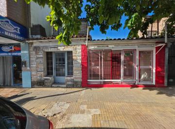 Casa · 259m² · 3 Ambientes · En Venta en Palomar Local + Departamento de 2 Ambientes Tres de Febrero F: 10912