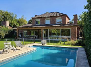 Casa · 364m² · 6 Ambientes · 2 Cocheras · Casa en Venta en Martindale Cc 6 Ambientes