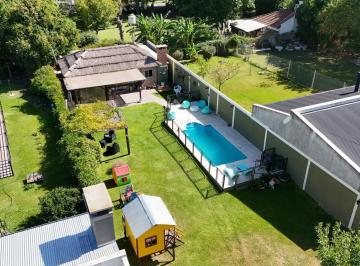 Casa · 70m² · 1 Ambiente · Casa Estilo Quinta en Venta. Quincho. Parque Verde con Pileta. Barrio Los Pioneros, Campana