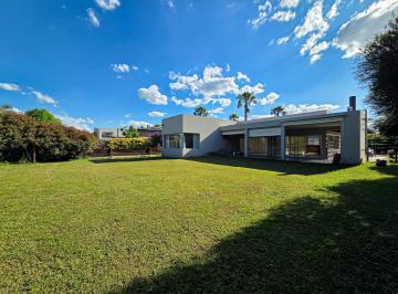 Casa · 170m² · 4 Ambientes · 2 Cocheras · Casa de 3 Dorm. en Alquiler en Miraflores - Funes Hills