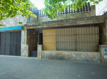 Casa · 210m² · 5 Ambientes · Casa 2 Dorm. Local Patio Pileta