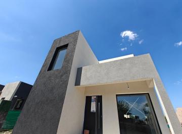 Casa · 129m² · 5 Ambientes · 2 Cocheras · Casa en Venta en Santa Elena Pilar del Este