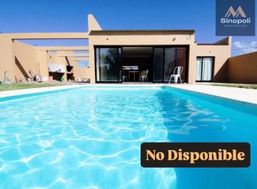 Casa · 93m² · 3 Ambientes · 3 Cocheras · Venta Casa en Melchor Romero, La Plata