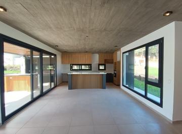 Casa · 235m² · 5 Ambientes · Casa en Venta en Costa Esmeralda, Barrio Marítimo 3