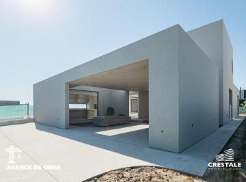 Casa · 285m² · 6 Ambientes · 2 Cocheras · Venta / Permuta | Casa 3 Dorm. con Pileta | Vida Barrio Cerrado | Funes