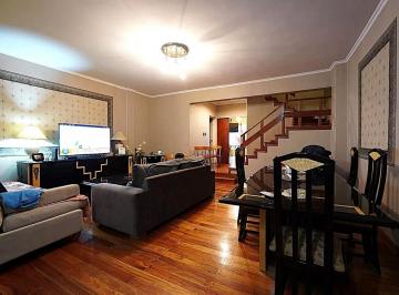 Casa · 234m² · 6 Ambientes · 2 Cocheras · Venta Casa con Pileta 6 Ambientes en Caballito Apto Credito Bancario