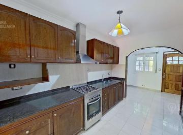 Casa · 160m² · 4 Ambientes · 3 Cocheras · Casa en Venta Castelar 4 Ambientes con Jardin y Cochera