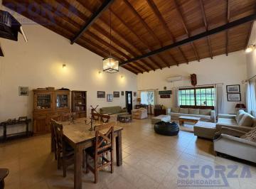 Casa · 350m² · 6 Ambientes · 10 Cocheras · Venta Casa en Dos Plantas