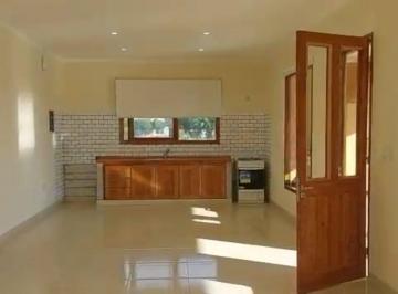 Casa de 5 ambientes, Cañuelas · Excelente Casa de 3 Dorm. con Piscina y Parrilla