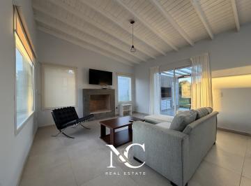 Casa · 130m² · 4 Ambientes · Casa en Venta en Costa Esmeralda 4 Amb Fondo Libre