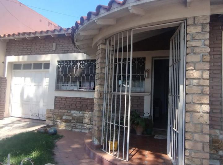 Casa · 250m² · 10 Ambientes · 7 Cocheras