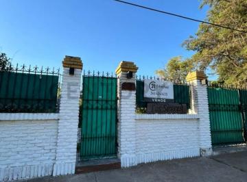 Casa · 100m² · 2 Ambientes · Venta - Casa con Pileta y Quincho - Casilda