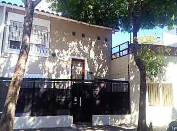 Casa de 3 ambientes, Vicente López · Casa en La Lucila, a 1 Cuadra de Maipu 6 Cuadras de La Estacion