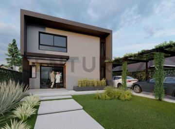 Casa · 274m² · 8 Ambientes · 2 Cocheras · C21 Lucio Barroso Vende Casa de Categoría Barrio Pueblo Malbec