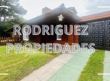 Casa · 95m² · 4 Ambientes · 1 Cochera · Casa en Venta Villa Gesell