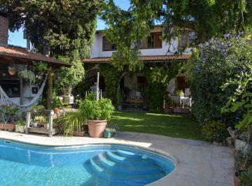 Casa · 151m² · 5 Ambientes · 2 Cocheras · Venta Casa 5 Ambientes con Piscina, Hurlingham