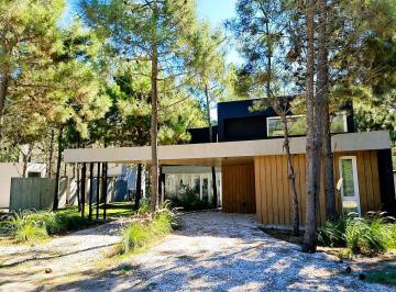 Casa · 288m² · 5 Ambientes · 1 Cochera · Casa en Venta Costa Esmeralda - Maritimo IV