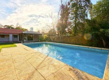 Casa · 70m² · 5 Ambientes · 1 Cochera · Casa de 2 Dorm. en Venta Funes