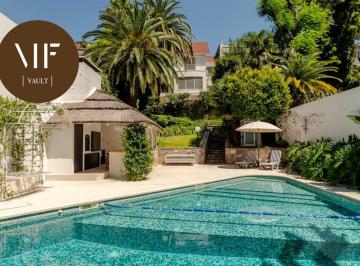 Casa · 444m² · 10 Ambientes · 5 Cocheras · Maravillosa Casa en Venta con 1018 m² de Lote Sobre La Barranca de Vicente López en Cul de Sac.
