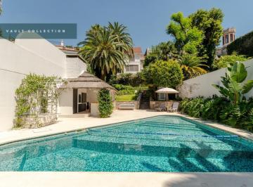 Casa · 444m² · 10 Ambientes · 5 Cocheras · Maravillosa Casa en Venta con 1018 m² de Lote Sobre La Barranca de Vicente López en Cul de Sac.