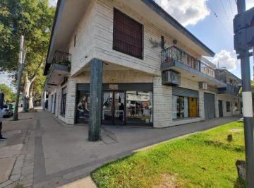 Casa · 270m² · 5 Ambientes · Casa con Local Comercial