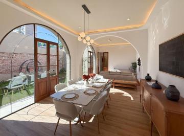 Casa · 203m² · 7 Ambientes · Casa Reciclada Nueva Calidad Premium en Lourdes