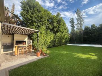 Casa · 240m² · 3 Dormitorios · 3 Cocheras · Casa en Yerba Buena