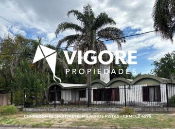 Casa de 5 ambientes, Almirante Brown · Casa 5 Ambientes 1707 m² en Venta con Doble Cochera en Adrogué