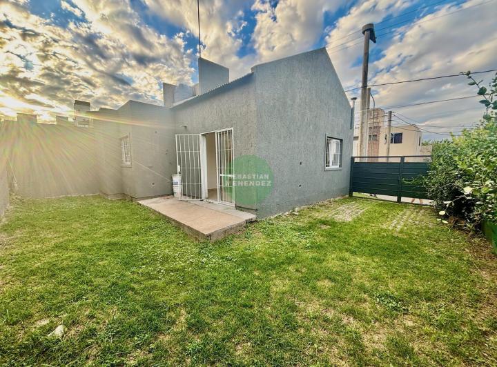 Casa · 100m² · 5 Ambientes · 2 Cocheras