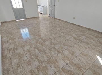 Departamento de 4 ambientes, La Plata · Departamento de 70 m² con 2 Dorm. en Alquiler en Villa Elvira