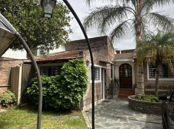 PH de 4 ambientes, Almirante Brown · Excelente Propiedad 4 Ambientes con Quincho y Parque