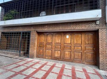 Casa de 7 ambientes, Ciudad de Mendoza · Casa en Alquiler de 4 Dorm. C/ Cochera en Otros Barrios