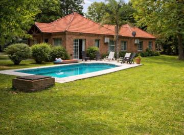 Casa de 4 ambientes, Campana · Casa en Venta
