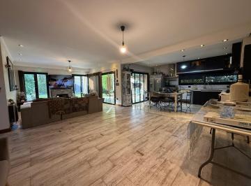 Casa · 190m² · 6 Ambientes · 1 Cochera · Casa en Venta 4 Dorm. con Pileta en Villa del Plata, Punta Lara - Lote en Esquina