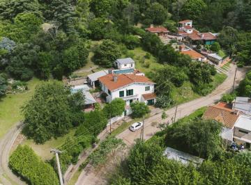 Casa · 400m² · 8 Ambientes · 2 Cocheras · Venta Casa en Rio Ceballos - 5 Dorm. - 5000 m² de Terreno