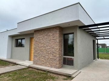 Casa · 150m² · 3 Dormitorios · 2 Cocheras · Casa en Russell