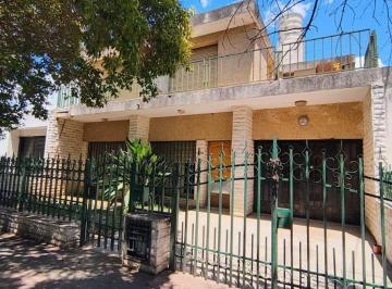 Casa de 5 ambientes, Córdoba · Alquiler Casa 2 Dorm y Terraza Bº Ayacucho. Planta Alta