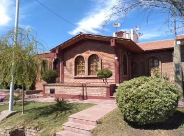 Casa · 261m² · 10 Ambientes · 1 Cochera · Venta de en Casaciudad Sexta Seccion