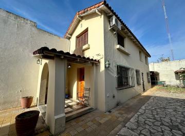 Casa · 100m² · 3 Ambientes · 1 Cochera · Casa Céntrica en Alquiler - Escobar - ID 5154