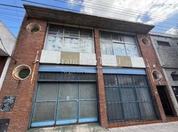 Bodega-Galpón · 382m² · 2 Ambientes · Galpón en Venta Para Laboratorio con Oficinas en Caseros
