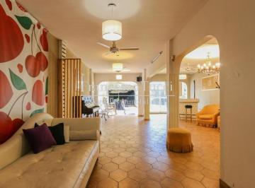 Casa · 250m² · 4 Ambientes · 4 Cocheras · Casa en Venta 4 Ambientes Ramos Mejía